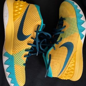 Kyrie 1